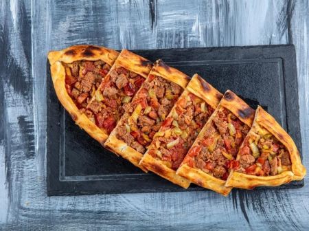 Kuşbaşılı Dinar Pidesi